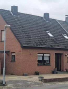 Gepflegte Doppelhaushälfte mit Anbau, Garten und Garagen in Straelen - In de Siep - Straelen