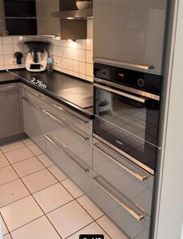 Moderne Nobilia Einbauküche in Hochglanz Grau - Ostbevern