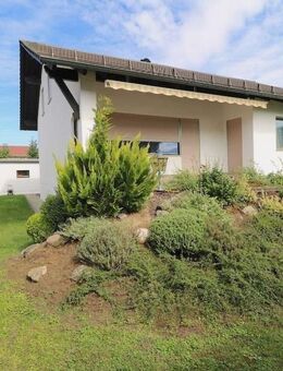 Top gepflegtes Einfamilienhaus mit Garten - ländlich und doch zentral in Tiefenbach bei Landshut - Tiefenbach (Landkreis Landshut)