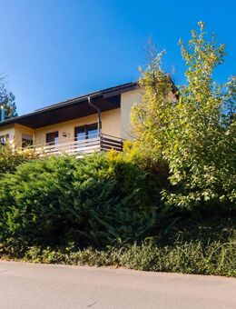 Geräumiges EFH mit tollem Blick über Roigheim, mit Garten, Terrasse, Balkon und Garage - sofort frei - Roigheim