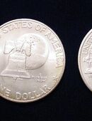 2 Eisenhower Silber Dollar Münzen im Etui 1 x 1776-1976 und 1 x 1890-1990 USA One Silverdollar Memorial Munt in 86899