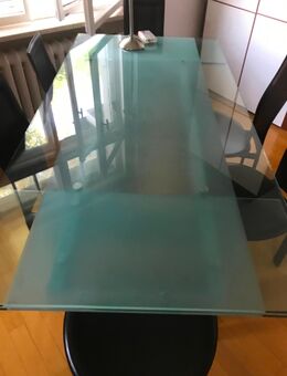 Hochwertiger schöner Design-Esstisch von Who´s Perfect mit Glasplatte und 6 Stühle 399 EUR VB - München