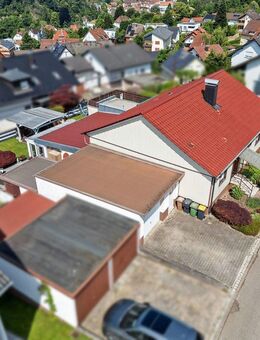 Eleganz trifft Lage: Zweifamilienhaus mit Pool & Panoramablick aufs Schloss - Gernsbach