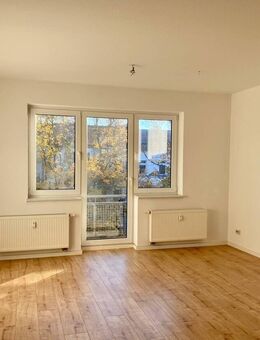2-Raum Wohnung | Balkon |Tageslichtbad mit Dusche - Leipzig