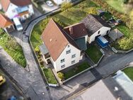 Preisanpassung! Großes Wohnhaus mit schönem Garten und Nebengebäude mit Garage in Weidach! - Weitramsdorf