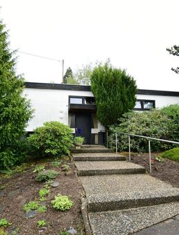 Stilvoll wohnen: Architektenhaus mit Garten, Garage & Potenzial zur Modernisierung - Niederwörresbach