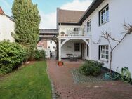 Fünf-Zimmer Maisonette-Wohnung in historischer Hofanlage - Neuss