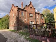 Unsaniertes Villenartiges Gebäude mit Nebengelass in Altenburg - Altenburg