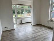 Top 3 Zimmer Erdgeschosswohnung mit zwei Bädern und Carport-Stellplatz in Norderstedt! - Norderstedt