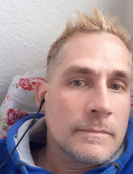 Suche langfristige Freundschaft / Beziehung - Bochum