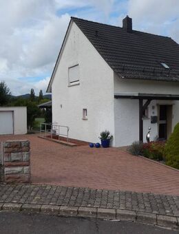 Einfamilienhaus in ruhiger idyllischer Ortsrandlage - Heuchelheim-Klingen