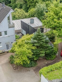 Sonniges Anwesen, zwei Häuser, Einliegerwohnung, Außenpool, Garagen, Pferdekoppel mit Pferdestall - Herdecke