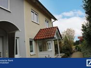 Ihr neues Zuhause: großzügige Doppelhaushälfte mit Garten und Garage in bevorzugter Lage - Tauberbischofsheim