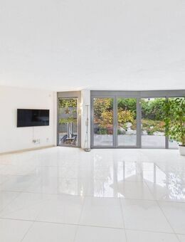 Exklusive 3-Zimmer-Wohnung mit separatem Eingang, großzügiger Terrasse, Garage und Stellplatz - Mainz