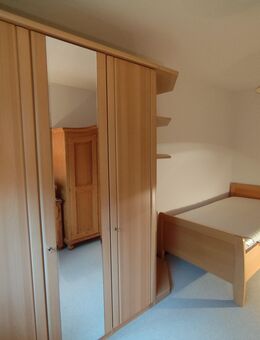 Schlafzimmermöbel, Kleiderschrank, Bett, Nachttisch - Ahrensburg