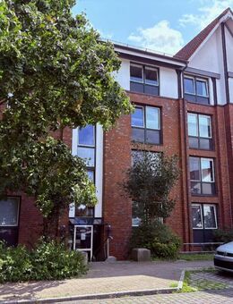 Einziehen & Wohlfühlen: Helle 3 Zi.- ETW mit Balkon, Einbauküche, Fahrstuhl & TG-Stellplatz - Ammersbek