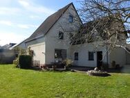 freistehendes Einfamilienhaus auf großem Grundstück in Bornheim - Bornheim (Nordrhein-Westfalen)
