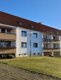 Gemütlich & ruhig! Diese 3-Zimmerwhg.mit Balkon in Hof garantiert Erholsamkeit! - Naundorf