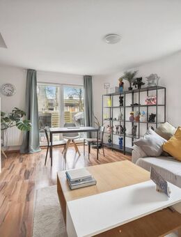 Exklusives Anwesen in Wedel: Großzügiger Wohnraum mit flexiblen Nutzungsmöglichkeiten - Wedel