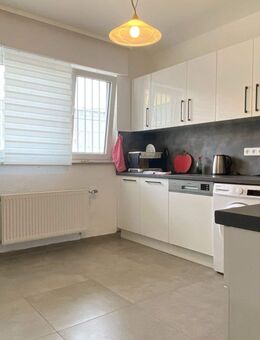 Renovierte 2ZKB I WG-geeignet I Zentral I 2 Stellplätze I PROVISIONSFREI - Ludwigshafen (Rhein)