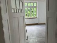 ** Attraktive City-Altbauwohnung in U-Bahn Nähe zum Selbstbezug ** - Fürth