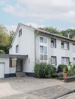 Seltene Gelegenheit in Bad Iburg - Zweifamilienhaus mit großem Garten & Blick ins Grüne - Bad Iburg