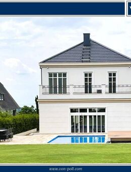 VON POLL - BAD HOMBURG: Energieeffiziente Villa mit Pool und 3 Garagen in einzigartiger Blicklage - Bad Homburg (Höhe)