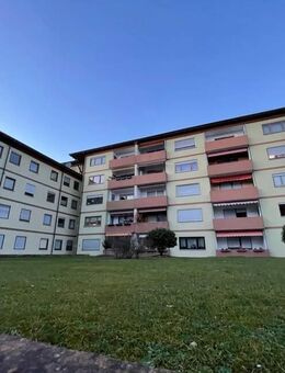 2-Zimmer-Wohnung, renoviert, Bad mit Dusche, Einbauküche, Balkon und Stellplatz - Wehr (Baden-Württemberg)