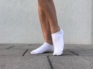 Verkaufe meine getragenen weißen Sneaker-Socken - Nürnberg