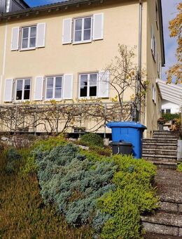 Attraktives Doppelhaus mit sieben Zimmern und Einbauküche im Zentrum von Rottweil - Rottweil