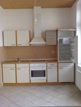 Schöne 1-Raum-Whg. im DG mit Balkon und Einbauküche, Stellplatz im Hof mgl. - Gera