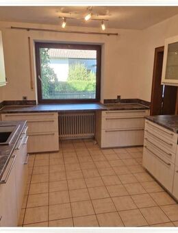 Geräumiges Einfamilienhaus auf herrlich großem Grundstück in Dürnhart, Gemeinde Rain - Rain (Regierungsbezirk Niederbayern)