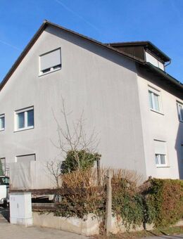 Zweifamilienhaus in Regensburg-Konradsiedlung mit Aussenpool und Doppelgarage - Regensburg