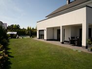 "Ihr Traumhaus in Wolfsburg: Modernes Einfamilienhaus mit Pool, Dachterrasse und Ausbaupotenzial" - Wolfsburg