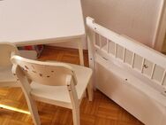 Kindertisch mit zwei Stühlen - Villingen-Schwenningen