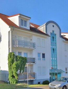 Charmante DG-Wohnung mit 58 qm und Galerie, Keller, TG-Stellplatz, Fahrstuhl in bevorzugter Wohnlage - Bruchsal