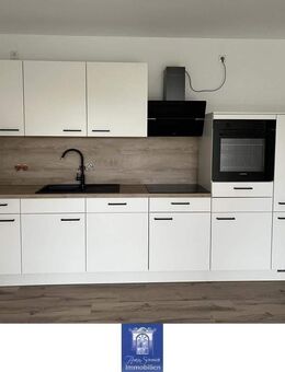 Rollstuhlgerechte Wohnung mit Fußbodenheizung, edlem Bad, moderner EBK, Terrasse! - Arnsdorf