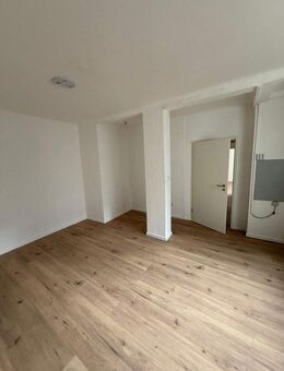 Schöne 2-Zimmer Wohnung - neu renoviert! - Nürnberg