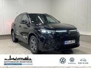 VW Tiguan, 2.0 TDI R-Line, Jahr 2024 - Rostock