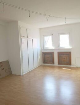 Dachgeschoss Wohnung in Bahnhofsnähe - Wiesbaden