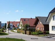 Einfamilienhaus und Nebengebäude - Müncheberg