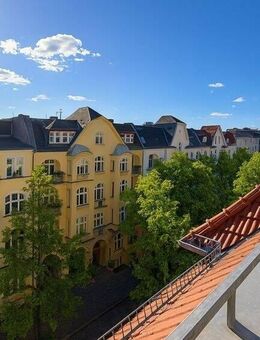 Bezugsfreie Dachgeschosswohnung mit Südwest-Terrasse nahe der Schloßstraße - Berlin