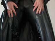 Ü60er mit Faible für Latex oder Leder gesucht - Mölln (Schleswig-Holstein)