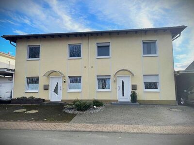 Einmalige Chance... Schicke Doppelhaushälfte mit offener Galerie