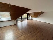 Charmante 5-Zimmer-Wohnung in beliebter Lage von Horn Bad Meinberg mit Kellerabteil und Stellplatz - Horn-Bad Meinberg