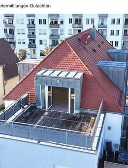 Exklusive Dachgeschosswohnung mit Loft-Charakter 2. OG. mit Carport und Einbauküche in begehrter Lage von Neumarkt - Neumarkt (Oberpfalz)