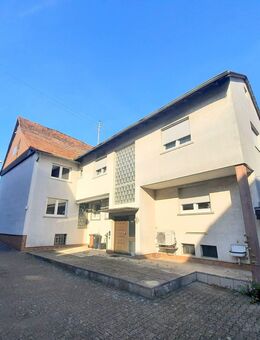 Großes Zweifamilienhaus mit tollem Gartengrundstück - Wörth (Rhein)