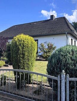 Massives Einfamilienhaus mit traumhaftem Garten und Ausbaureserve in Jesteburg - Jesteburg