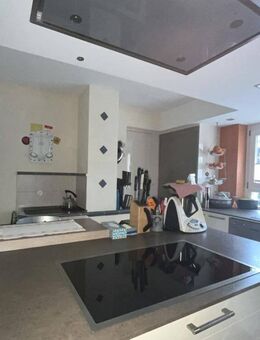 2-Familienwohnhaus mit zusätzl. ausgebauter 3. Wohneinheit im DG, 2 Garagen u. 724 m² Grundstück. Kernsaniert und hoc... - Oppenau