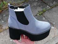 Gr. 38, Plateau High Heels - Chelsea style - hellblau / schwarz - Bruchköbel